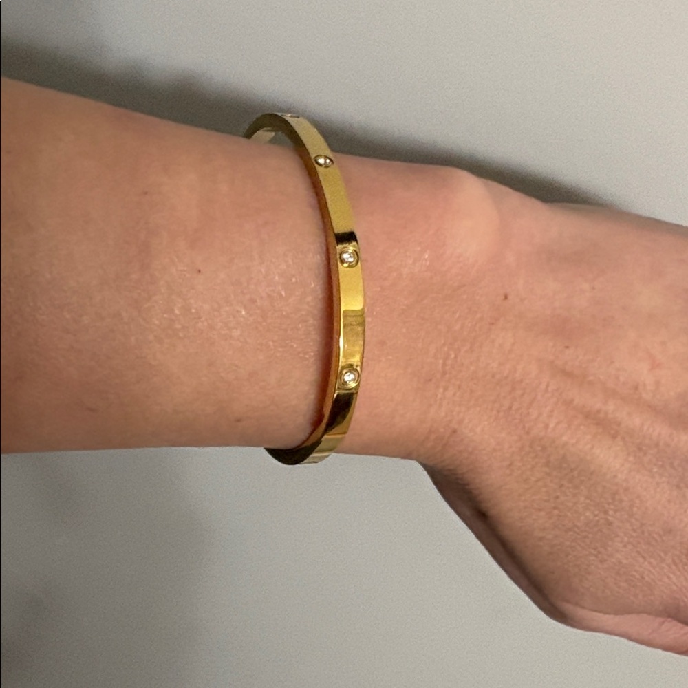 ✨ Elegant Gold Plated LOVE Bangle Bracelet Crystal Accents 6.5” Size ✨